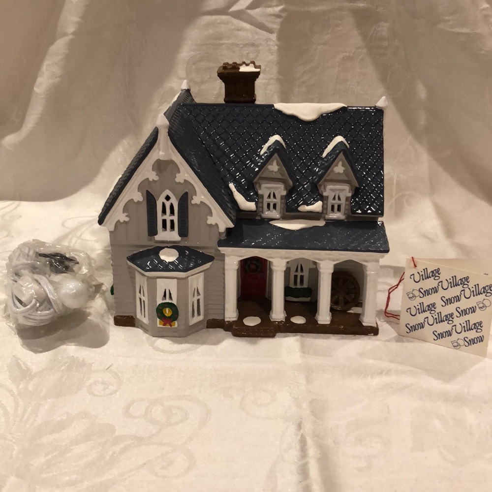 NWT.  Department 56.  The Original Snow Village.